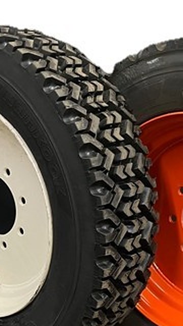 Directional snow tread pattern detail