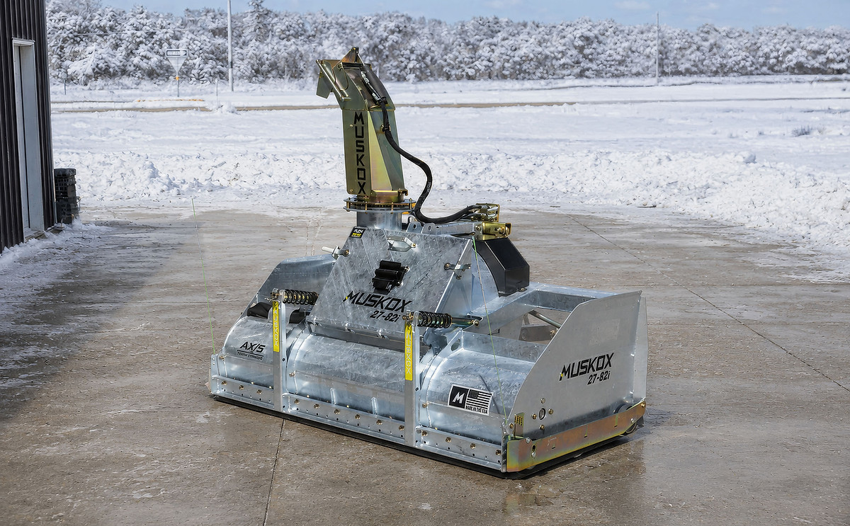 MUSKOX 26-84 snowblower attachment, front view